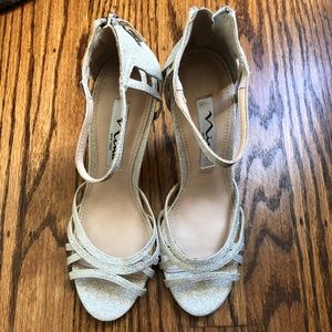 New Nina Ankle Heels, Champagne Gold Sparkle, Sz 7